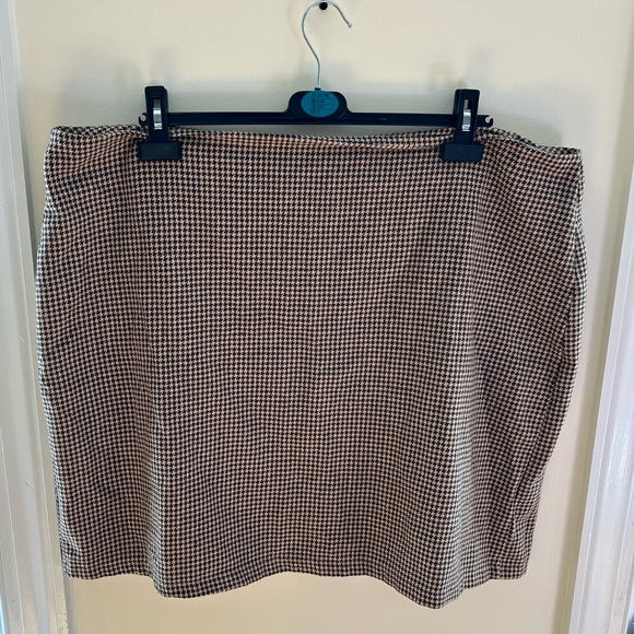 SHEIN Plus Size Houndstooth Print High Waisted Skirt - Picture 7 of 7
